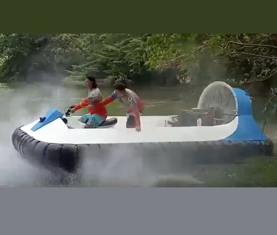 Hovercraft 4 people